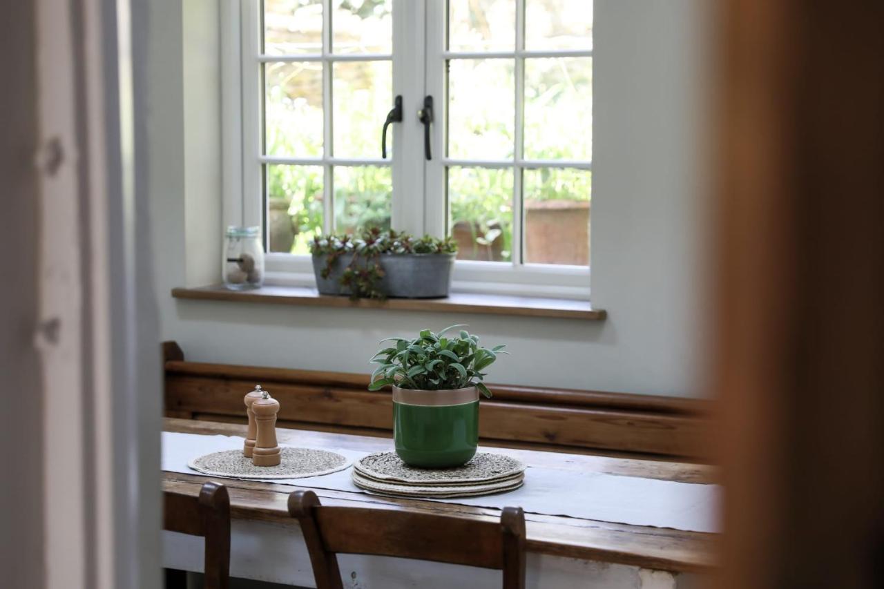 Coombers Mead Cottage Tetbury Bagian luar foto