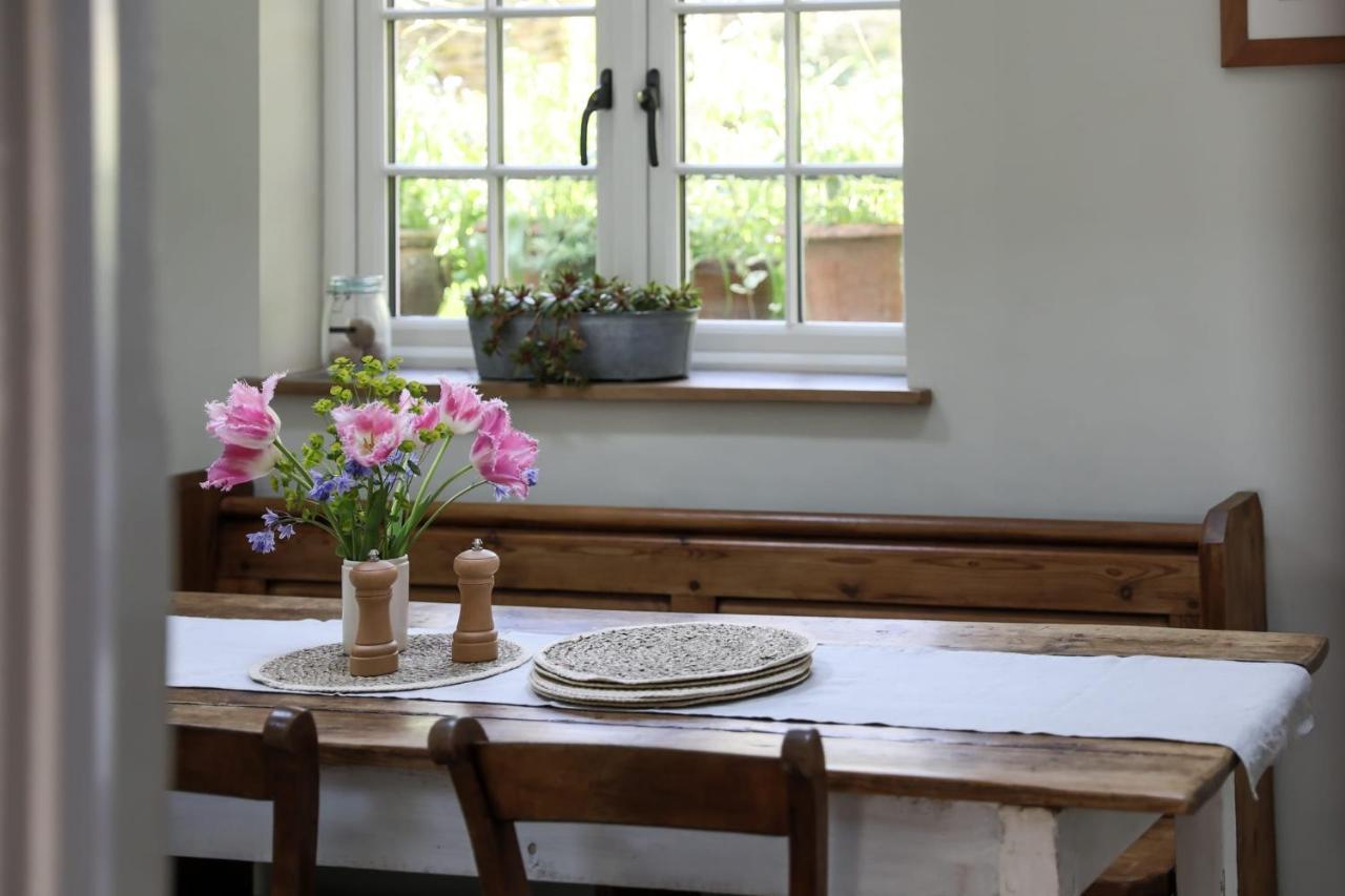 Coombers Mead Cottage Tetbury Bagian luar foto